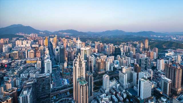 国际评级机构：“哪家房企不垃圾？”